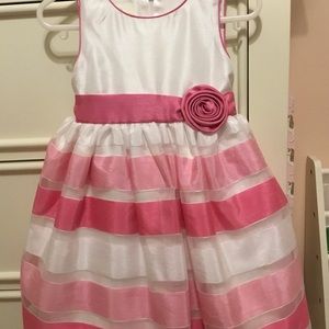 Beautiful formal dress 2T